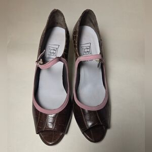 Cynthia Rowley Croc-Embossed Mary Janes Pink Suede Strap, Peep Toe 3.5" Heel